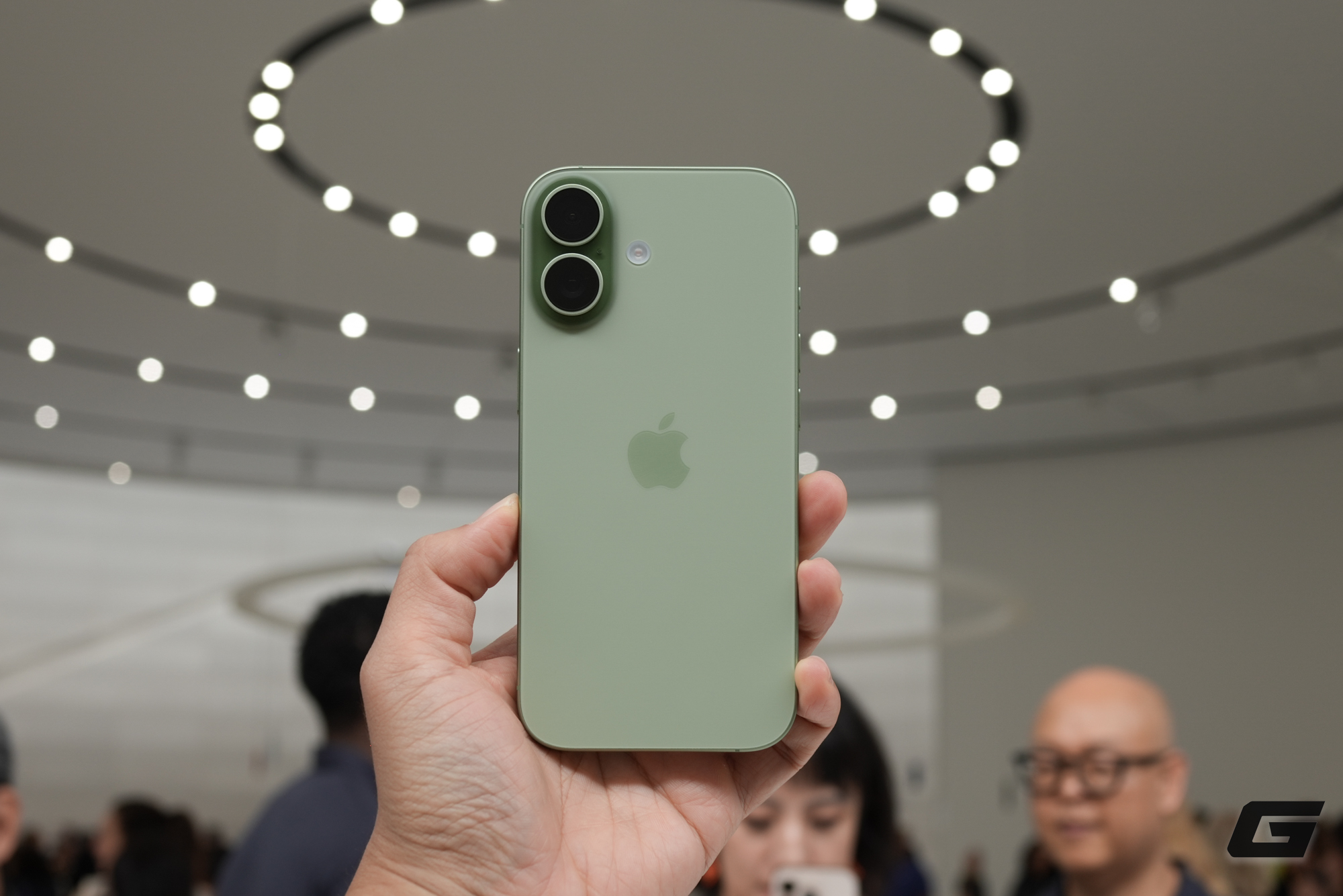 Trên tay iPhone 17 "cuối cùng cũng có 120Hz": Apple đã làm đúng điều người dùng mong đợi từ lâu- Ảnh 7.