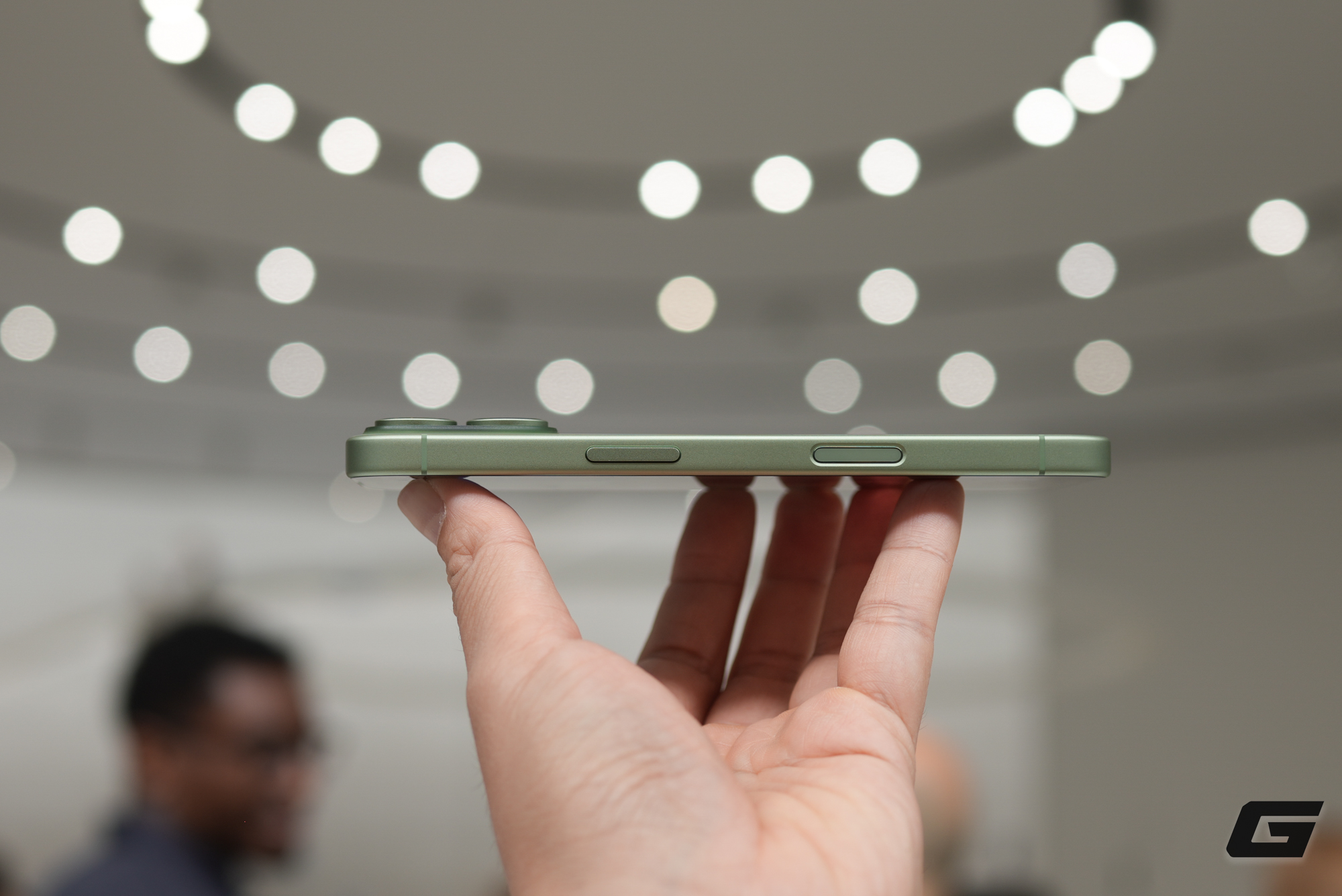Trên tay iPhone 17 "cuối cùng cũng có 120Hz": Apple đã làm đúng điều người dùng mong đợi từ lâu- Ảnh 8.