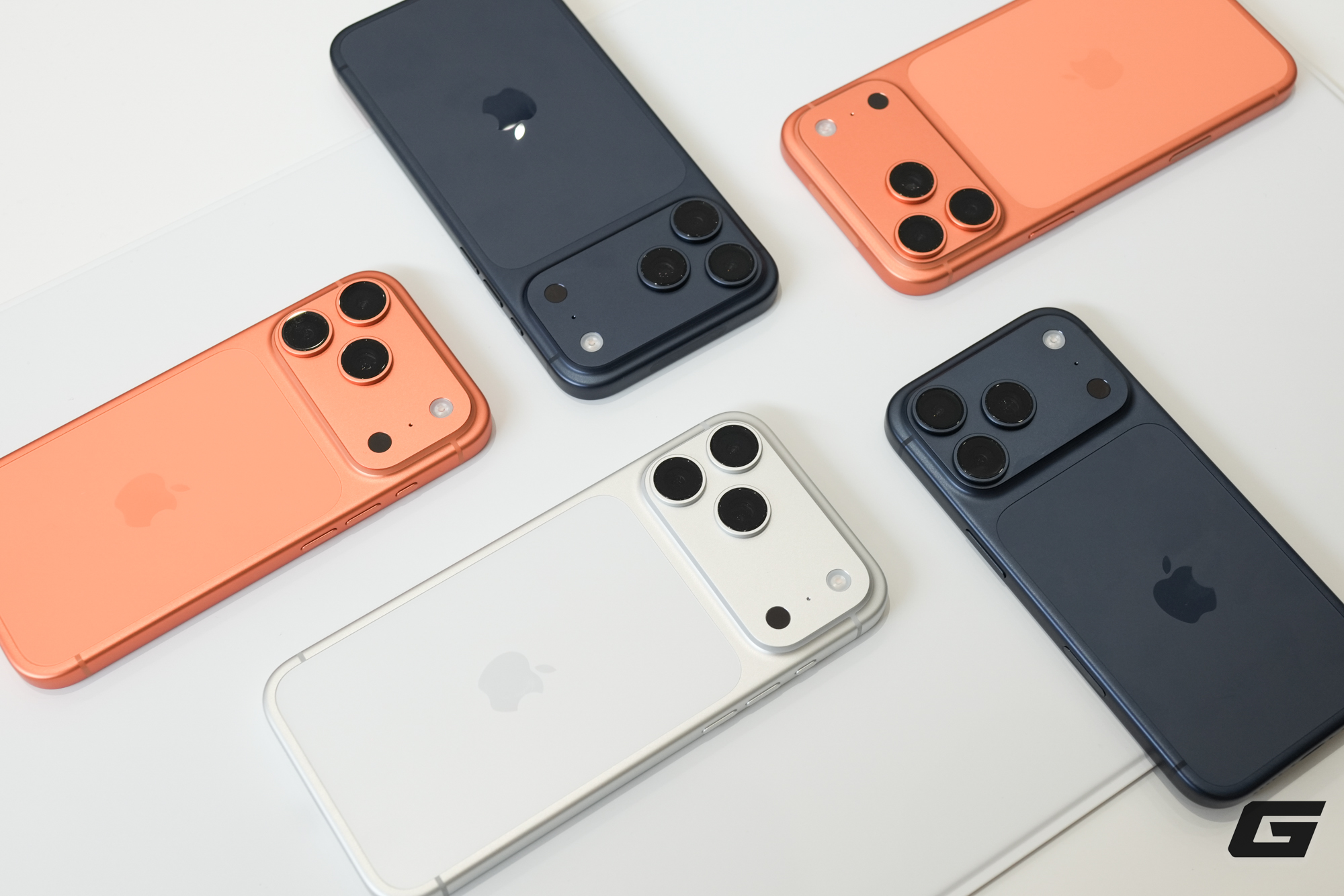 Trên tay iPhone 17 Pro Max tại Mỹ: Camera nâng cấp lớn, bộ ba chip mới A19 Pro + N1 + C1X, pin trâu nhất lịch sử nhưng phải đánh đổi dày và nặng hơn, giá tại Việt Nam cũng cao hơn- Ảnh 7. Trên tay iPhone 17 Pro Max tại Mỹ: Camera nâng cấp lớn, bộ ba chip mới A19 Pro + N1 + C1X, pin trâu nhất lịch sử nhưng phải đánh đổi dày và nặng hơn, giá tại Việt Nam cũng cao hơn- Ảnh 7.