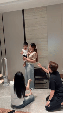 Vợ chồng Văn Hậu - Hải My rộn r&agrave;ng t&acirc;n gia biệt thự bề thế xa hoa, nội thất bạc tỷ lần đầu h&eacute; lộ- Ảnh 2.