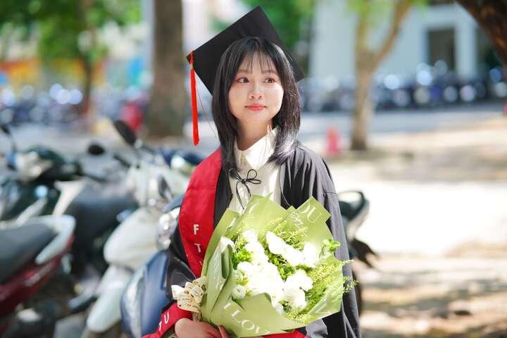 Nữ sinh tốt nghiệp thủ khoa Đại học Ngoại thương điểm tuyệt đối- Ảnh 1.