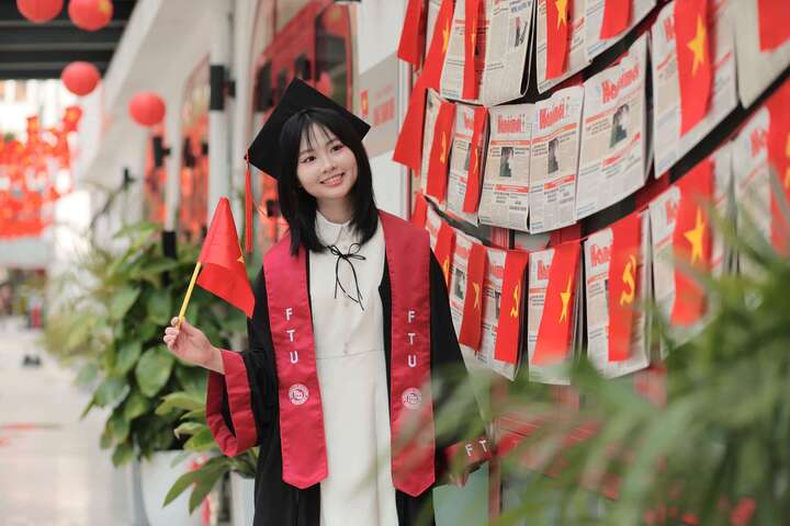 Nữ sinh tốt nghiệp thủ khoa Đại học Ngoại thương điểm tuyệt đối- Ảnh 2.