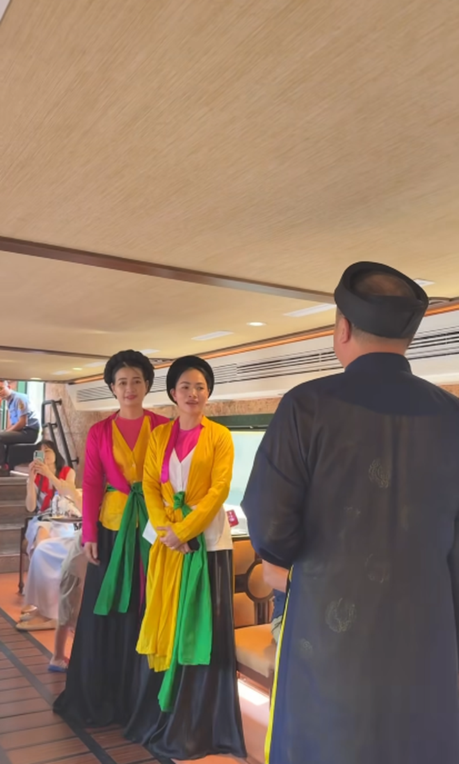 Du khách nhận xét công tâm tàu Hà Nội 5 Cửa Ô: "Không nghĩ đang đi tàu Việt Nam, dịch vụ chuẩn khách sạn"- Ảnh 14.