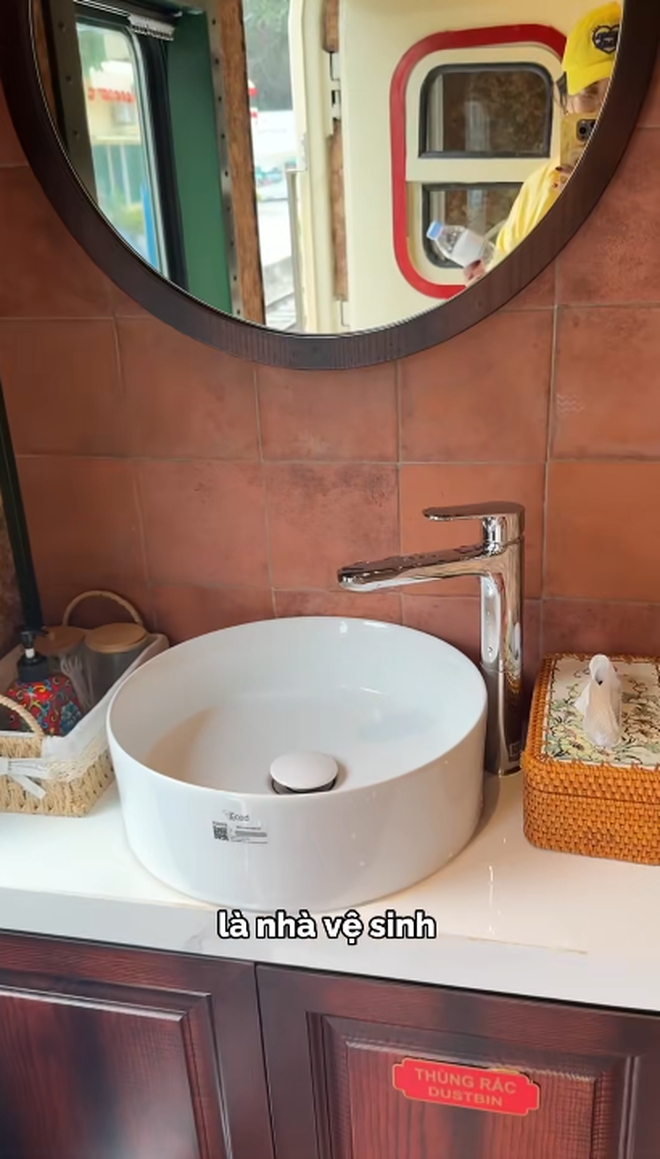 Du khách nhận xét công tâm tàu Hà Nội 5 Cửa Ô: "Không nghĩ đang đi tàu Việt Nam, dịch vụ chuẩn khách sạn"- Ảnh 12.