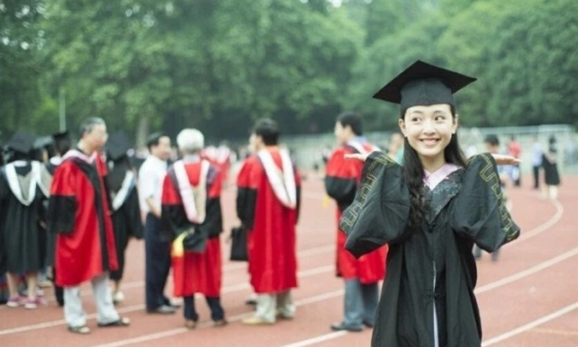 8 mỹ nhân Cbiz từng là hoa khôi trường: Visual cực phẩm, "thần tiên tỷ tỷ" cũng chỉ cỡ này- Ảnh 4.