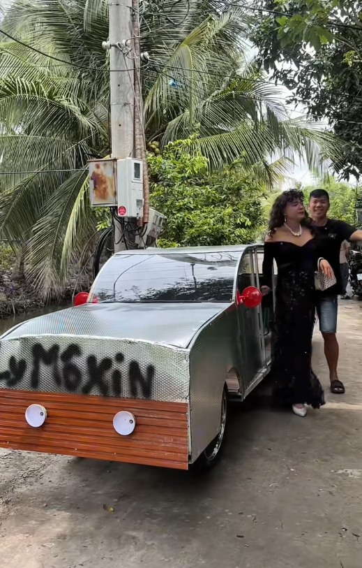 Giỡn mà thiệt: Người đàn ông ở Cà Mau mỗi tuần lại thấy cưới một lần, nhà có máy bay riêng, ê hề "siêu xe"...- Ảnh 11.