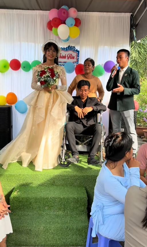 Giỡn mà thiệt: Người đàn ông ở Cà Mau mỗi tuần lại thấy cưới một lần, nhà có máy bay riêng, ê hề "siêu xe"...- Ảnh 1.