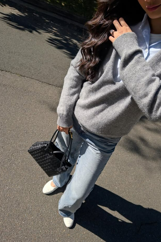 Á hậu Việt lộ vòng 2 lùm lùm trên sàn catwalk có động thái đáng ngờ hậu biến mất bất thường- Ảnh 4.