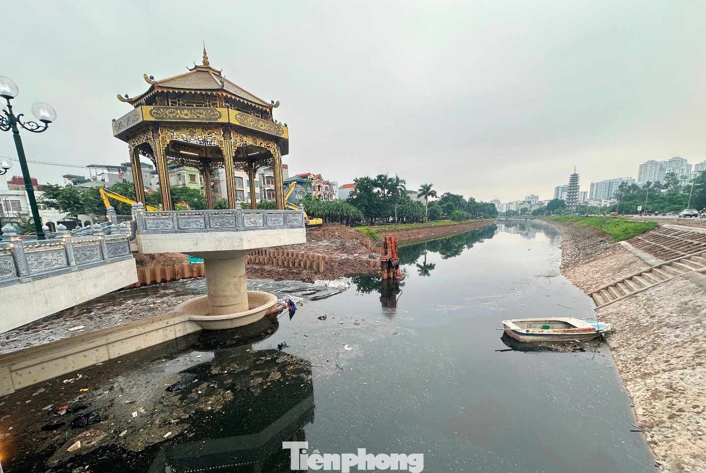 Đập dâng trên sông Tô Lịch hoạt động ra sao khi bổ sung nước từ Hồ Tây vào?- Ảnh 1.