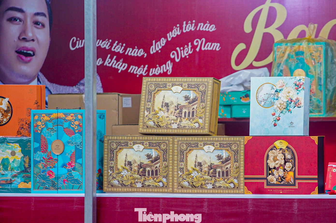 Bánh trung thu "đổ bộ" khắp phố, tưởng không ế mà... ế không tưởng- Ảnh 6.