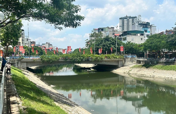 Hà Nội sắp làm công viên hai bên sông Tô Lịch và Nhà hát Ngọc Trai bên hồ Tây- Ảnh 1.
