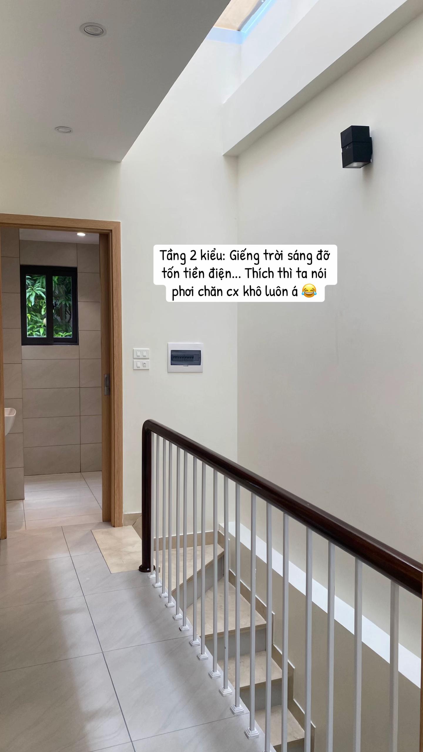 Trần đời chưa từng thấy: Bàn thờ đặt sát bếp cạnh toilet, chủ nhà bị dân mạng hỏi dồn 