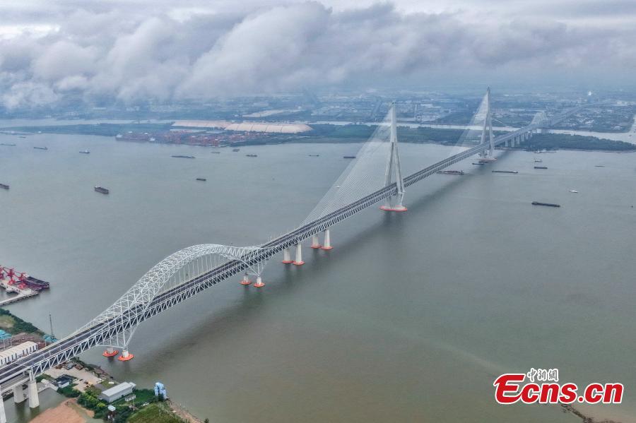 Đột phá chưa từng có của Trung Quốc: Dùng công nghệ "không cần" con người xây siêu cầu dây văng lập 3 kỷ lục thế giới, riêng móng cao bằng toà nhà 24 tầng- Ảnh 3.