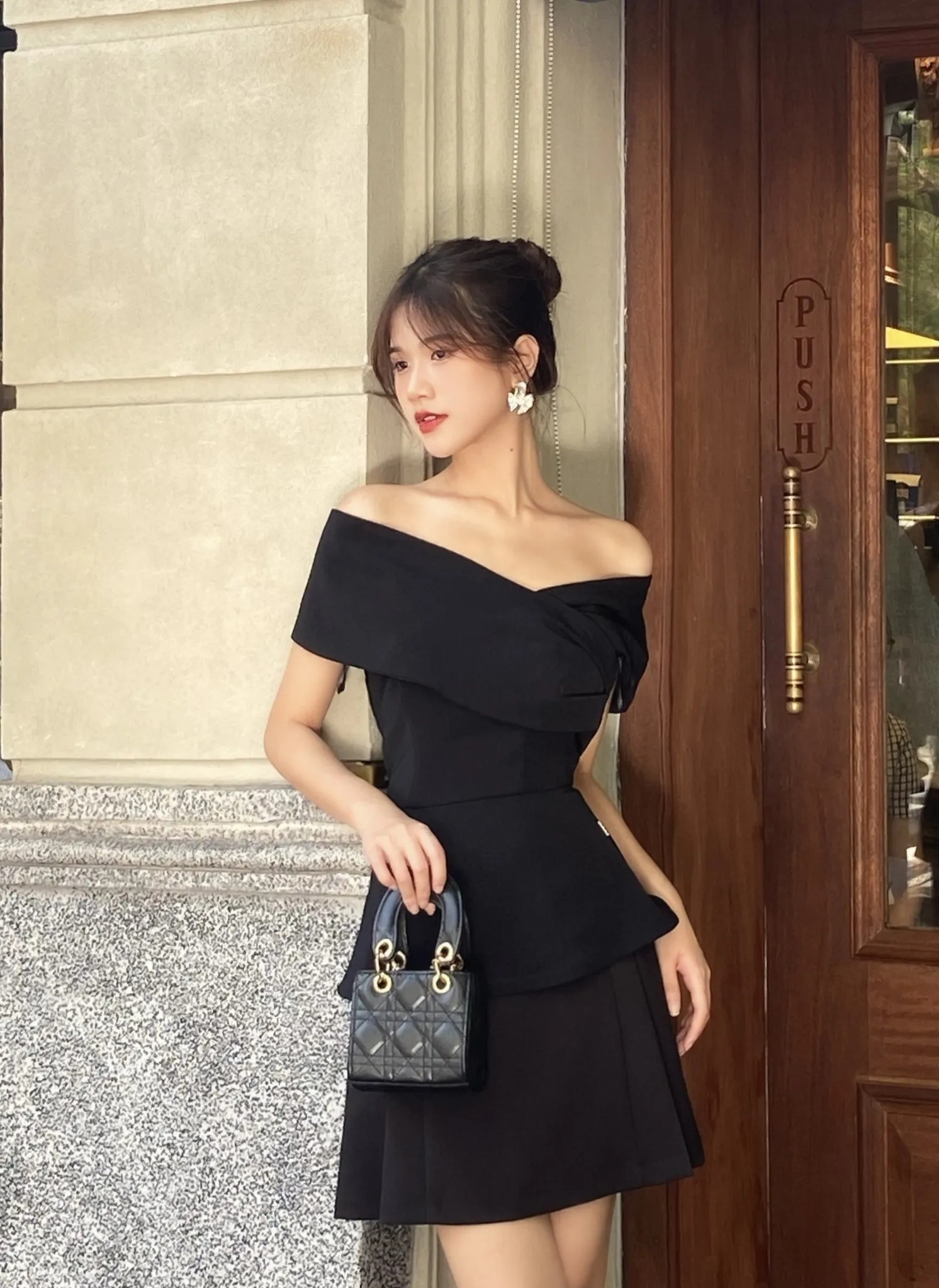 Nàng sành mặc đều có một chiếc áo trễ vai trong tủ - bạn thì sao?- Ảnh 12.