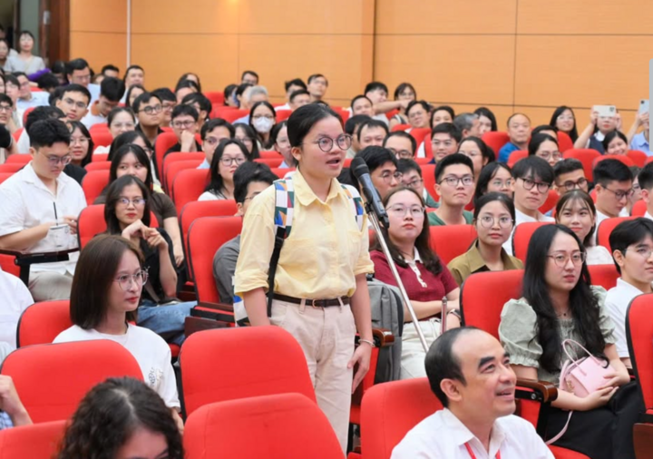 Những tân bác sĩ được xin info nhiều nhất sau buổi chọn chuyên ngành nội trú- Ảnh 2.