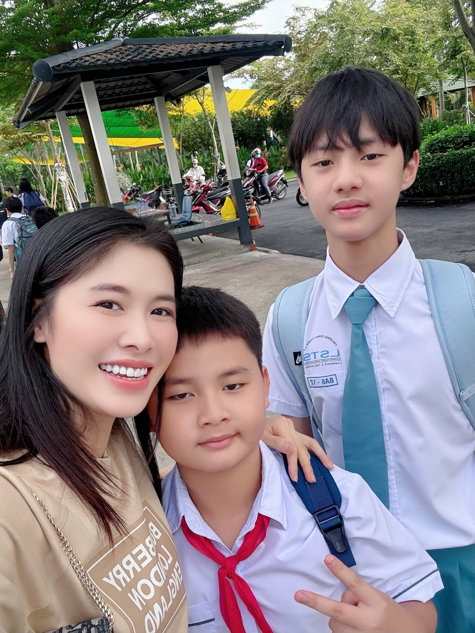 Con trai 14 tuổi của ca sĩ Đăng Khôi, sao y bản chính đến máy photocopy phải 