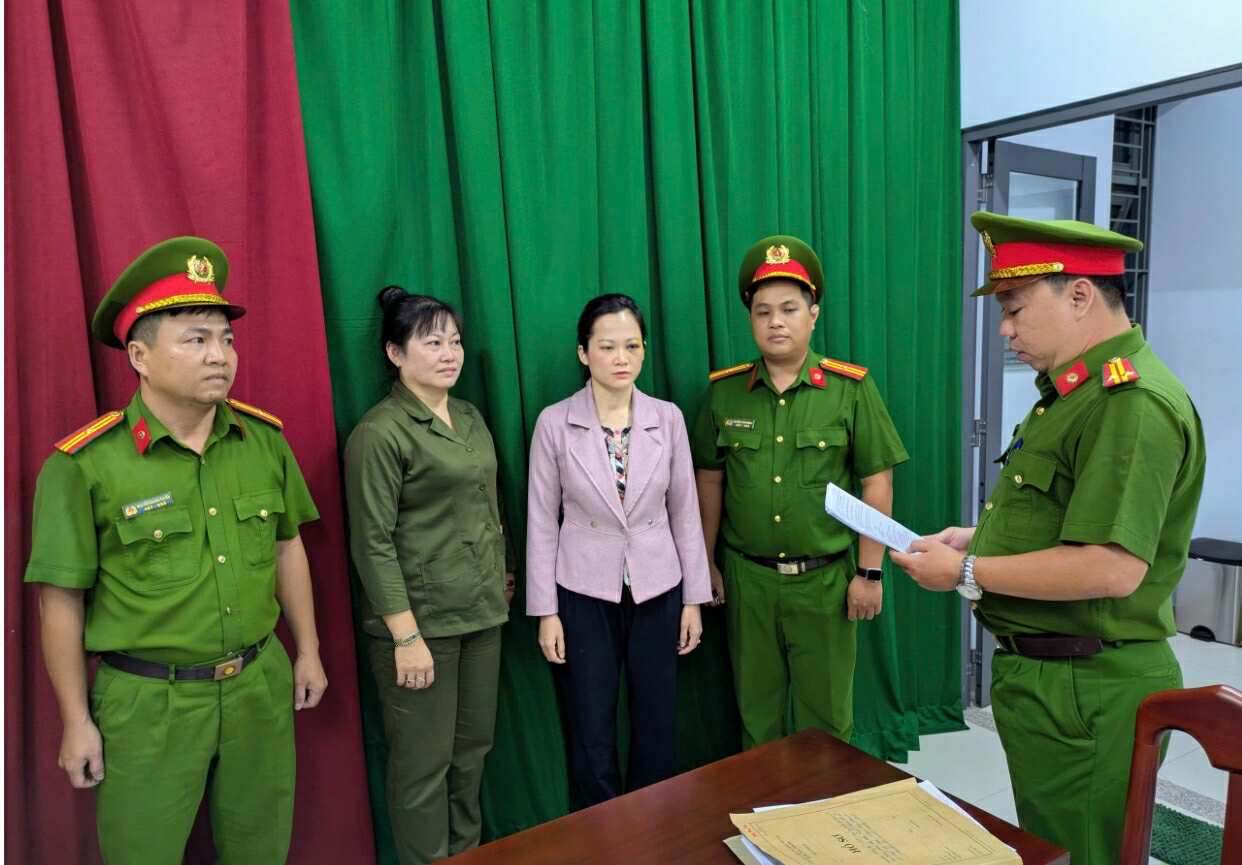Bắt khẩn cấp chủ nha khoa Tuyết Chinh hành hung khách hàng ở TP.HCM- Ảnh 1.