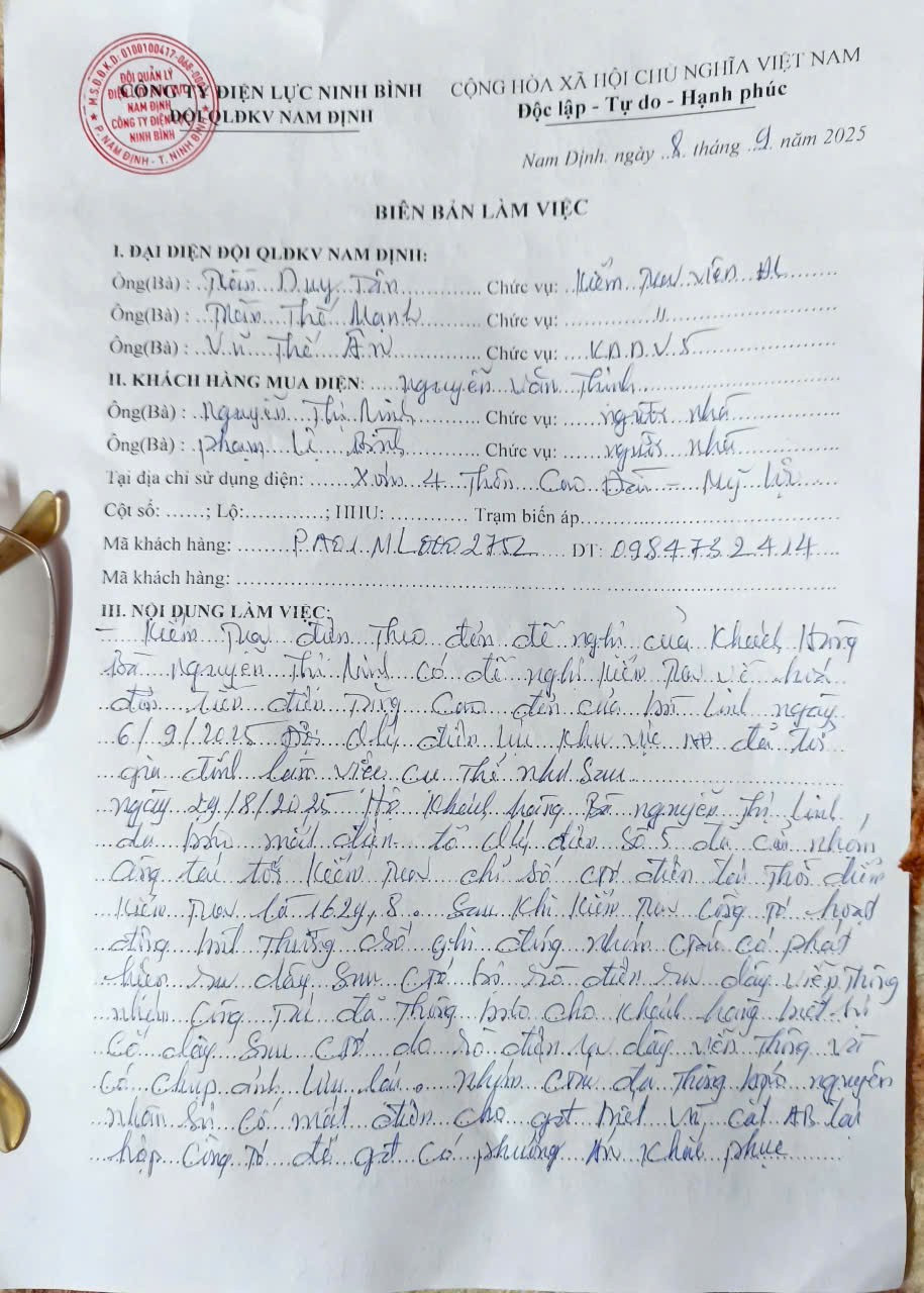Cụ bà U80 sống đơn thân "sốc" với hóa đơn điện hơn 12 triệu đồng vào tháng 8/2025- Ảnh 2.