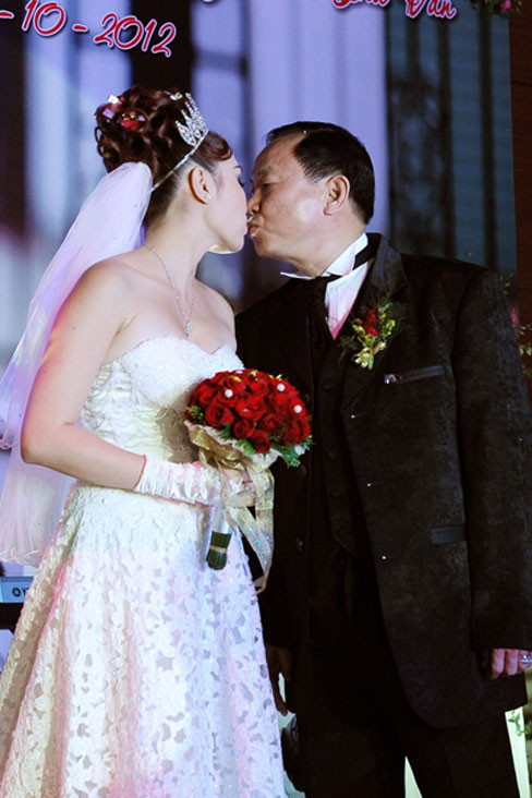 Người đẹp Việt có cuộc hôn nhân ngắn nhất thế giới, bất ngờ xin lỗi chồng cũ sau 13 năm- Ảnh 3.