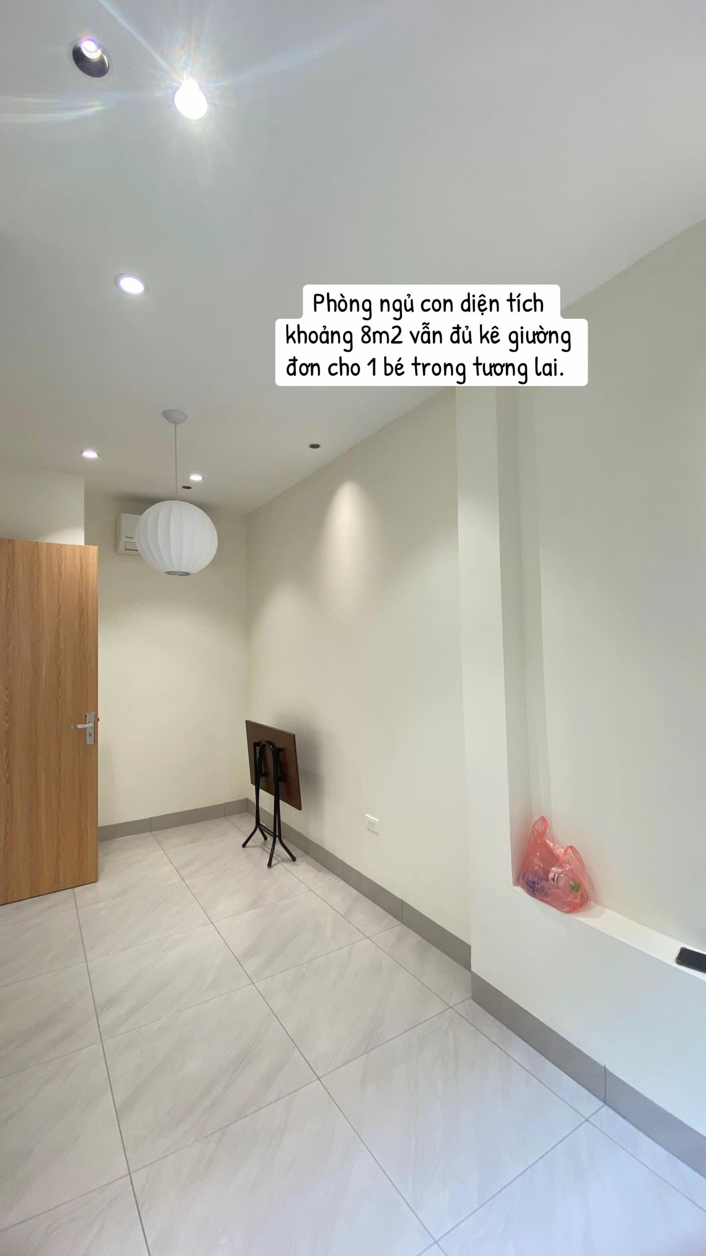Trần đời chưa từng thấy: Bàn thờ đặt sát bếp cạnh toilet, chủ nhà bị dân mạng hỏi dồn 