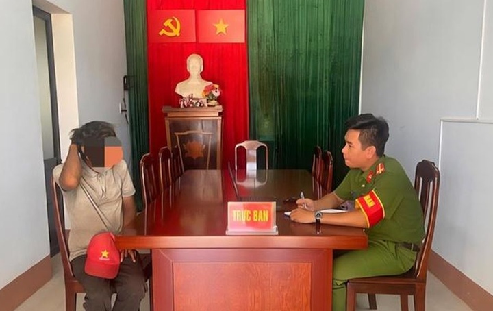 Công an Huế giúp người đàn ông Hà Tĩnh đi lạc gần 10 ngày trên cao tốc- Ảnh 1.