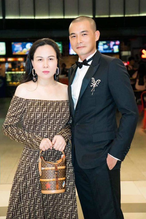 Nam diễn viên Vbiz cưới vợ đại gia hơn 9 tuổi: Chật vật vì vỡ nợ 20 tỷ, tan vỡ sau 6 năm chung sống- Ảnh 7.