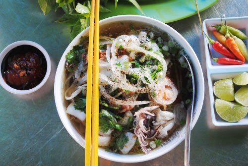 Không phải bún thang, món ăn chỉ từ 50.000 đồng/bát này mới là hương vị Việt lọt top ngon nhất thế giới- Ảnh 6.