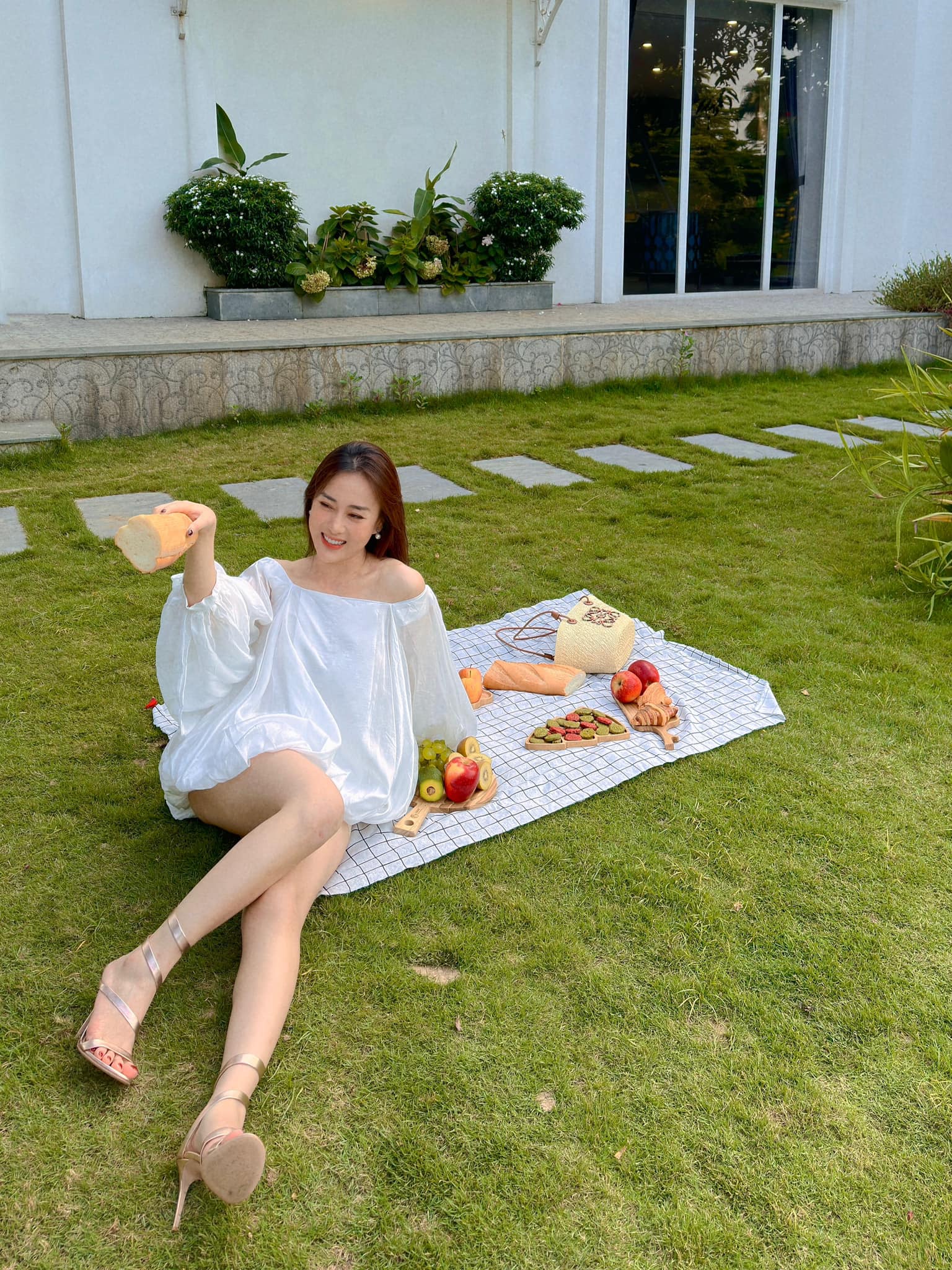 Phương Oanh da trắng phát sáng nhờ chăm dùng 1 loại nước, 1 món ăn bổ nội tiết của người Việt, phụ nữ tiền mãn kinh nên học tập- Ảnh 5.
