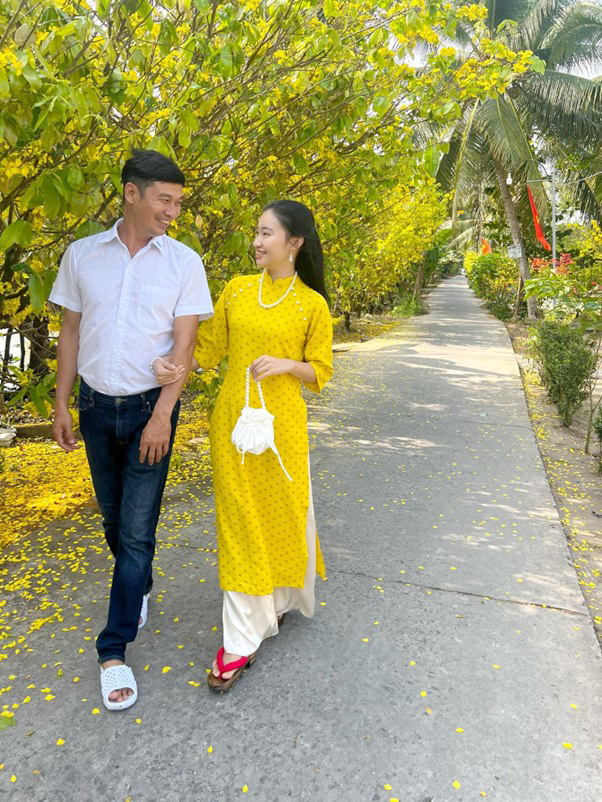 Nam diễn viên Việt lấy vợ trẻ kém 26 tuổi: Bí mật cưới fan, 52 tuổi mới đón con đầu lòng- Ảnh 4.