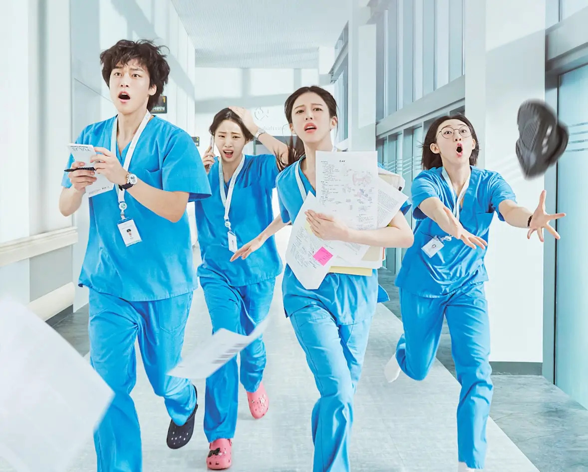 Bác sĩ nội trú trong tiếng Anh là gì?- Ảnh 1.