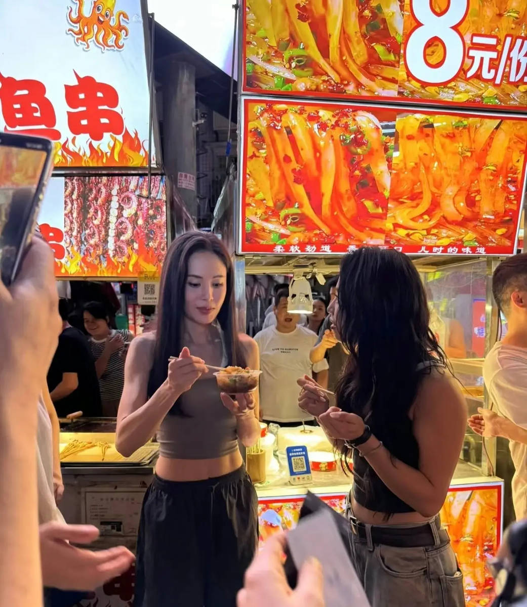 Cam thường đáng kinh ngạc của "Tiểu Long Nữ" 59 tuổi- Ảnh 4.