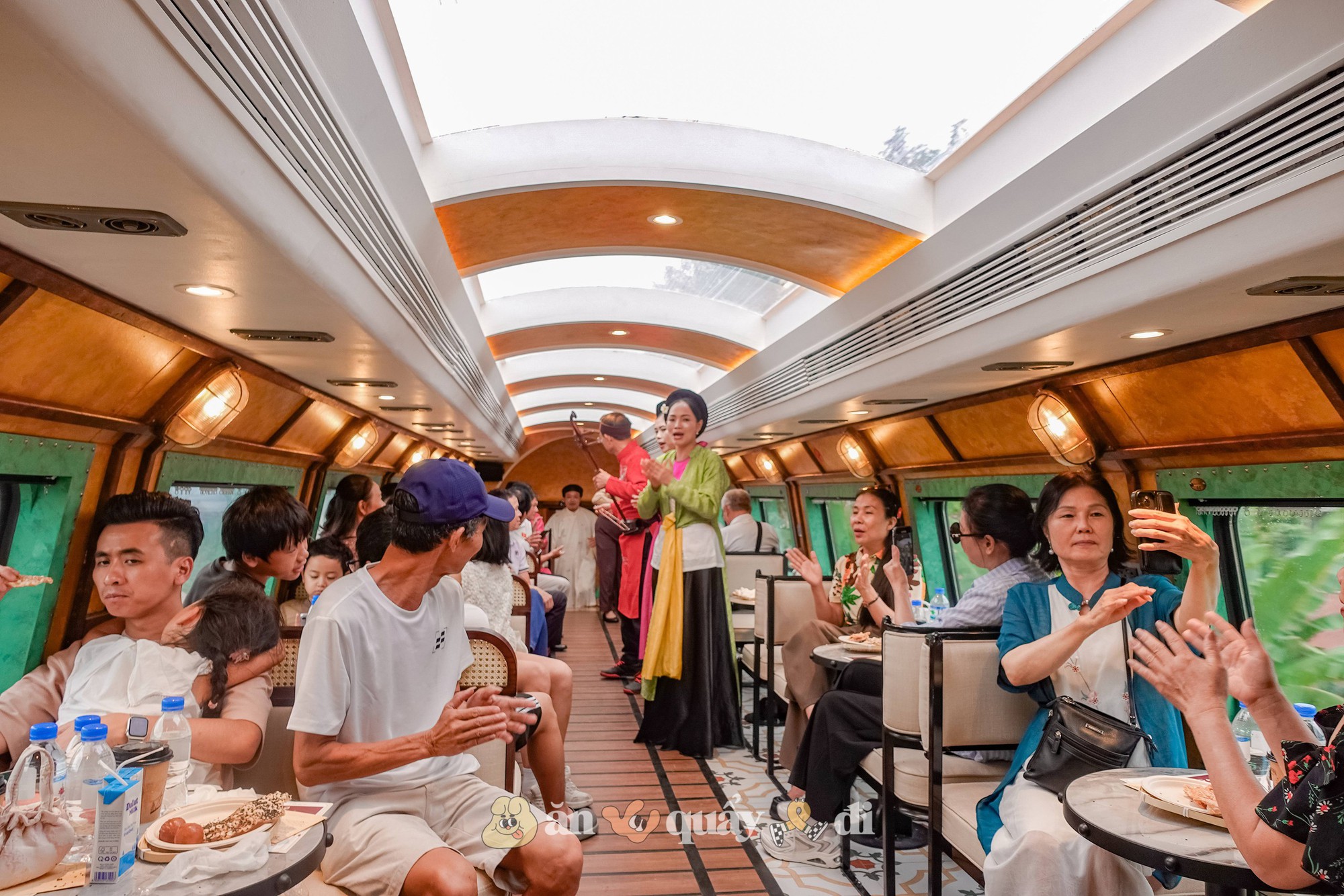 Chi 550k trải nghiệm 3,5h trên tàu 