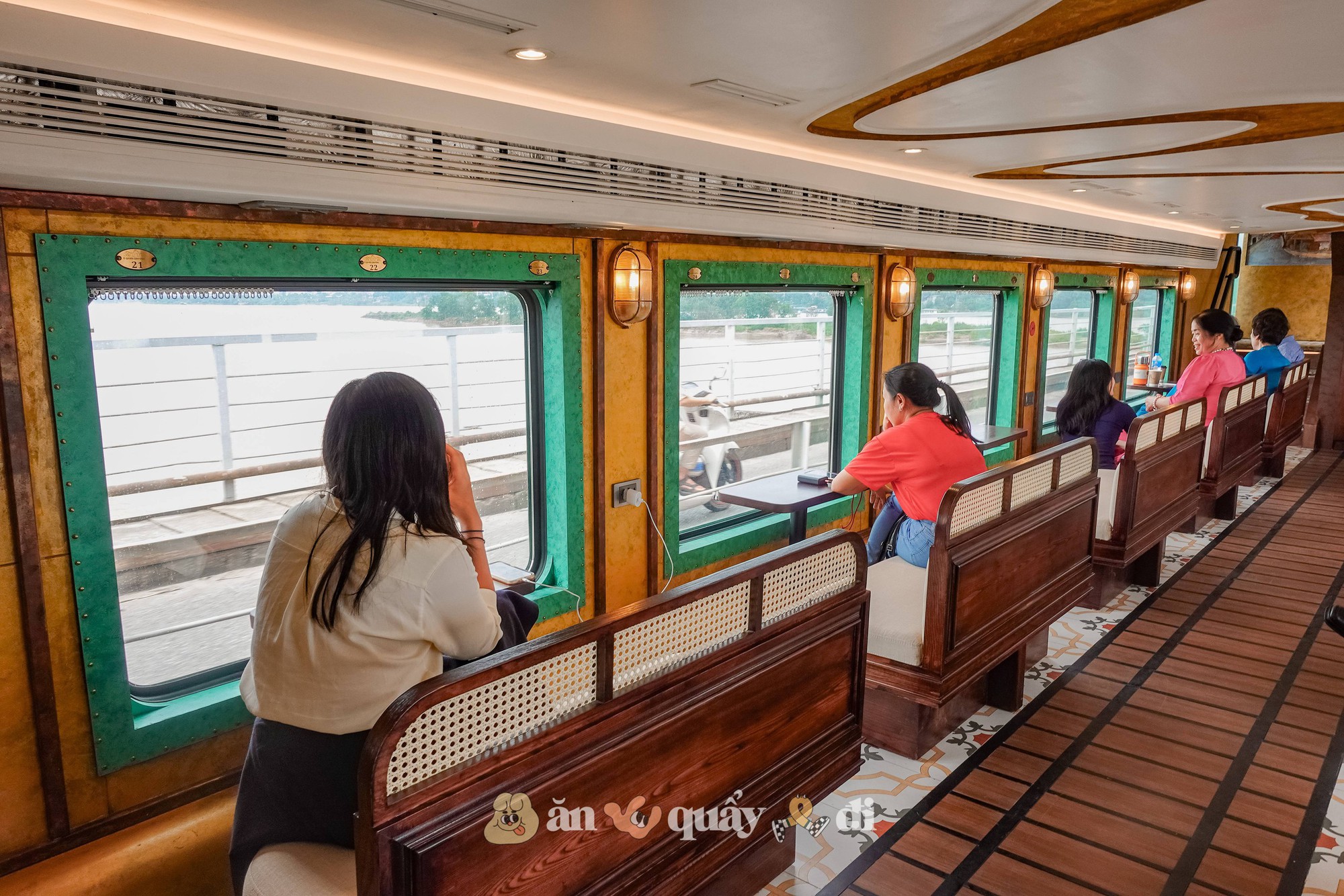 Chi 550k trải nghiệm 3,5h trên tàu 