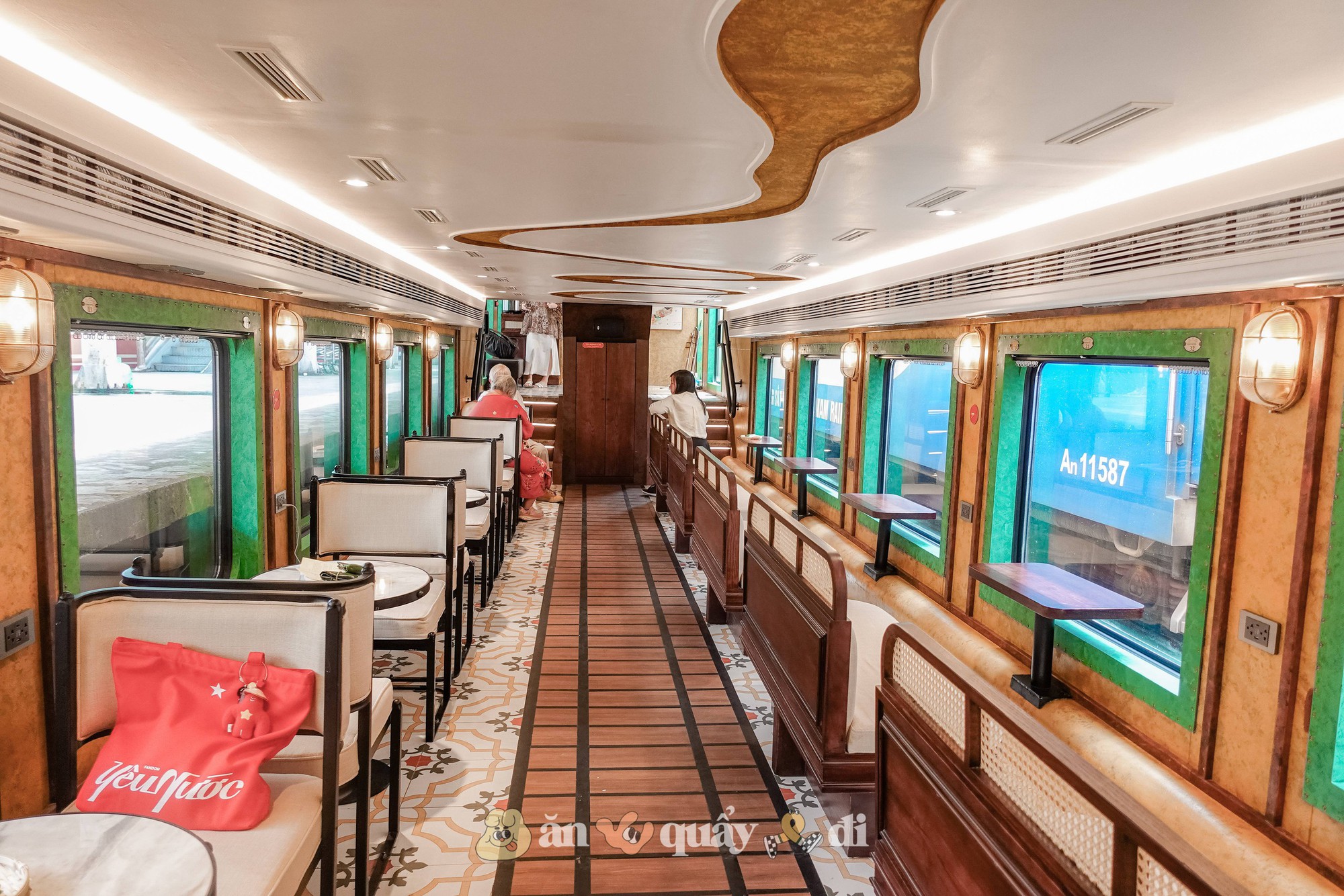 Chi 550k trải nghiệm 3,5h trên tàu 