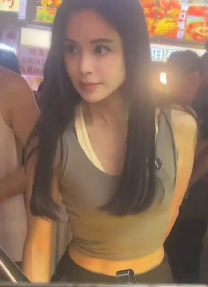 Cam thường đáng kinh ngạc của "Tiểu Long Nữ" 59 tuổi- Ảnh 1.