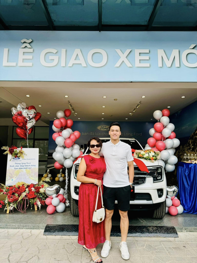 Trai đẹp 8 múi ĐT Việt Nam lái Porsche, tặng nhà, xe cho bố mẹ, 26 tuổi tài sản bạc tỷ và... vẫn độc thân- Ảnh 8.