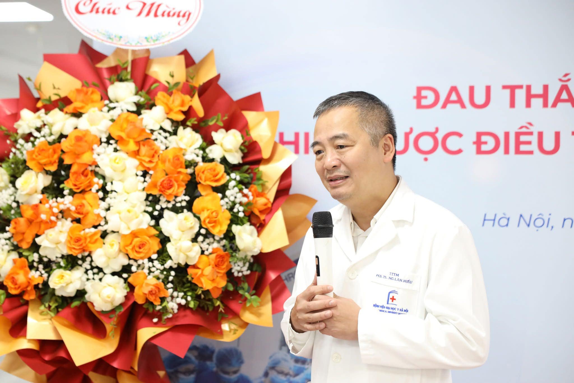 Chuyện lúc 5h30 sáng của "siêu anh hùng" mặc áo blouse trắng- Ảnh 1.