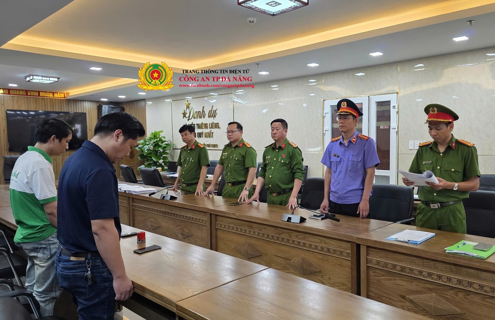 Cận cảnh quy mô gây choáng của "tổng kho" sản xuất nước yến giả tại Đà Nẵng- Ảnh 1.