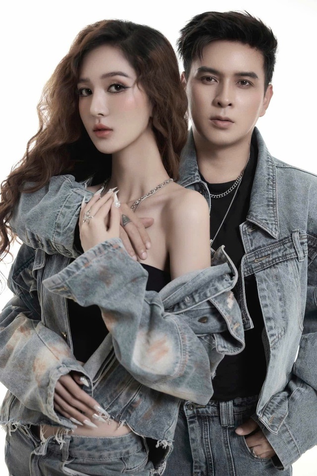 Ảnh cưới của nam ca sĩ Vbiz và vợ kém 17 tuổi: Visual cô dâu 