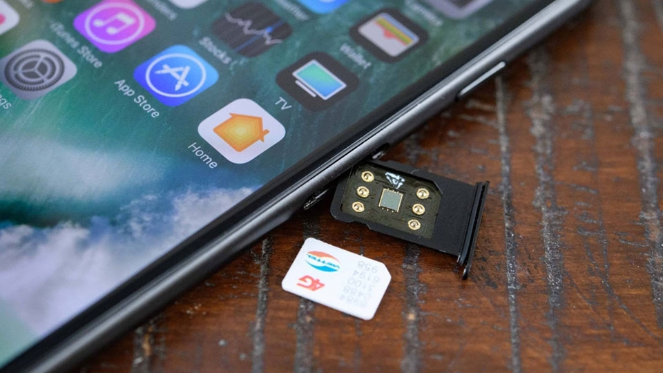 Người Mỹ có thể sở hữu iPhone 17 khóa mạng giá 0đ kèm nhiều ưu đãi, nhưng sao Việt Nam không áp dụng được mô hình này?- Ảnh 4.