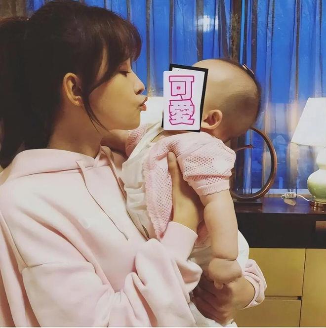 Trời sinh 1 cặp: Nữ diễn viên chê chồng “bám váy” phụ huynh nay bị lật tẩy là “công chúa mẹ nuôi”- Ảnh 6.