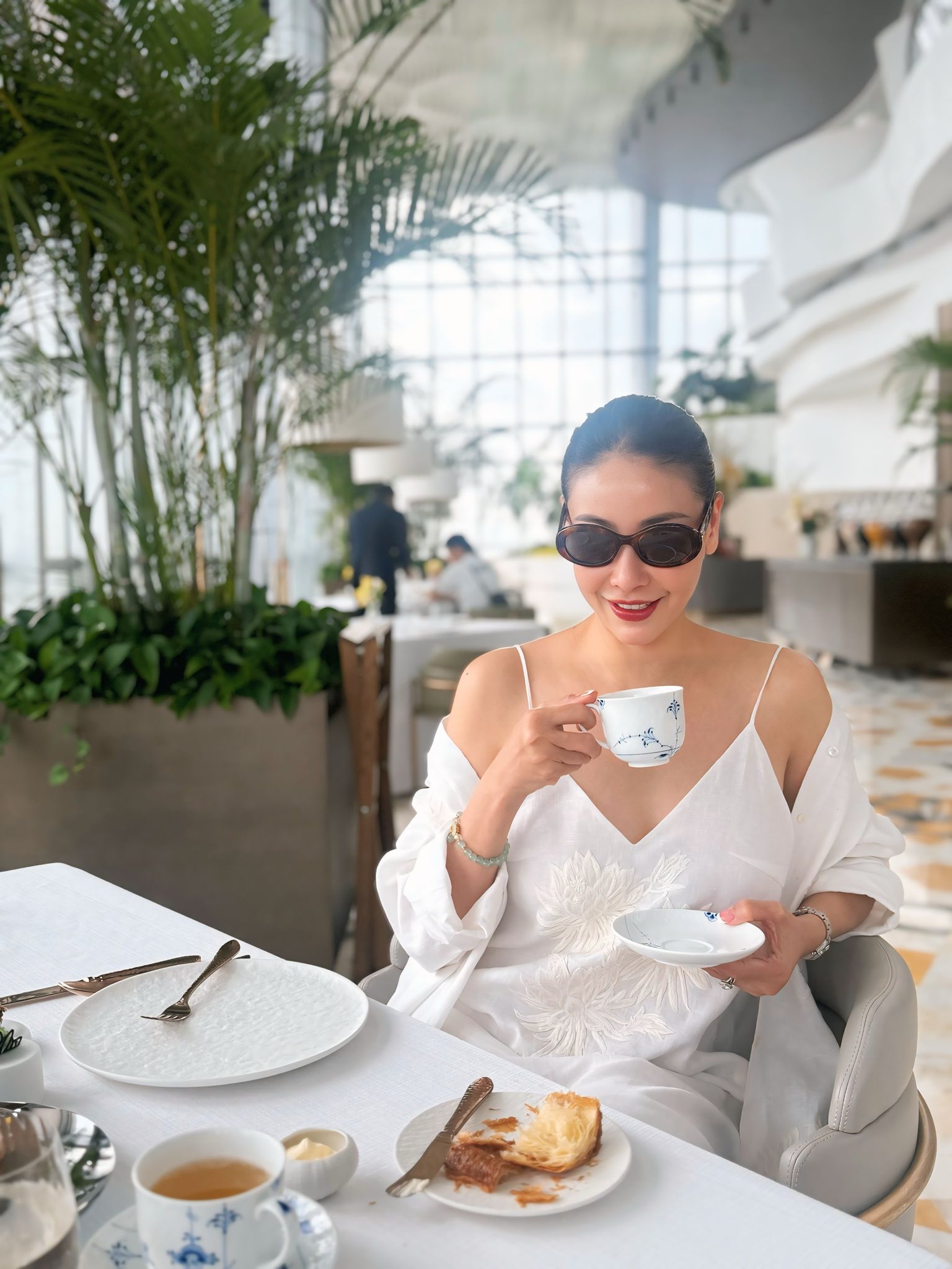 Hà Kiều Anh U50 da không nếp nhăn đầy ắp collagen: Cứ làm đủ mấy việc này bảo sao vừa đẹp vừa khỏe từ trong ra ngoài, trung niên cũng "ăn đứt" người trẻ- Ảnh 4.