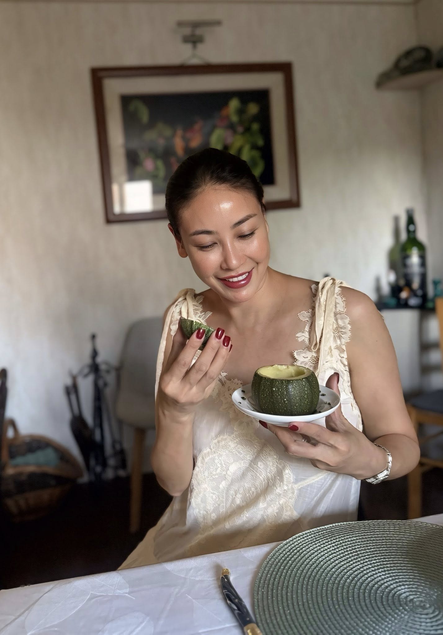 Hà Kiều Anh U50 da không nếp nhăn đầy ắp collagen: Cứ làm đủ mấy việc này bảo sao vừa đẹp vừa khỏe từ trong ra ngoài, trung niên cũng "ăn đứt" người trẻ- Ảnh 5.