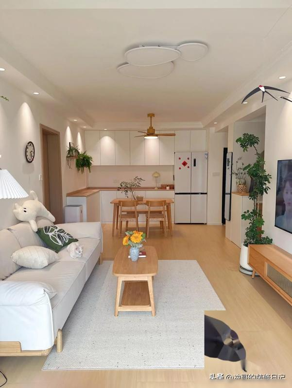 Cuộc sống tối giản của người phụ nữ 40 tuổi: Ngôi nhà 72m2 sạch sẽ, tiện nghi và “giàu có” từ trong nếp sống- Ảnh 7. Cuộc sống tối giản của người phụ nữ 40 tuổi: Ngôi nhà 72m2 sạch sẽ, tiện nghi và “giàu có” từ trong nếp sống- Ảnh 7.