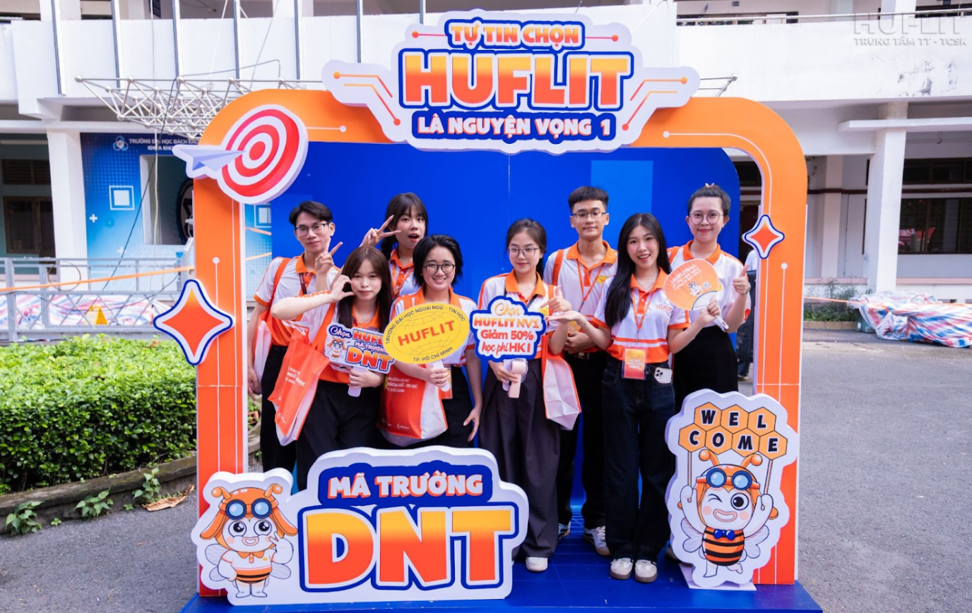 Thi đỗ đại học chỉ là bước đầu, Gen Z còn phải đối mặt loạt thách thức mà thế hệ trước chưa từng có- Ảnh 1.