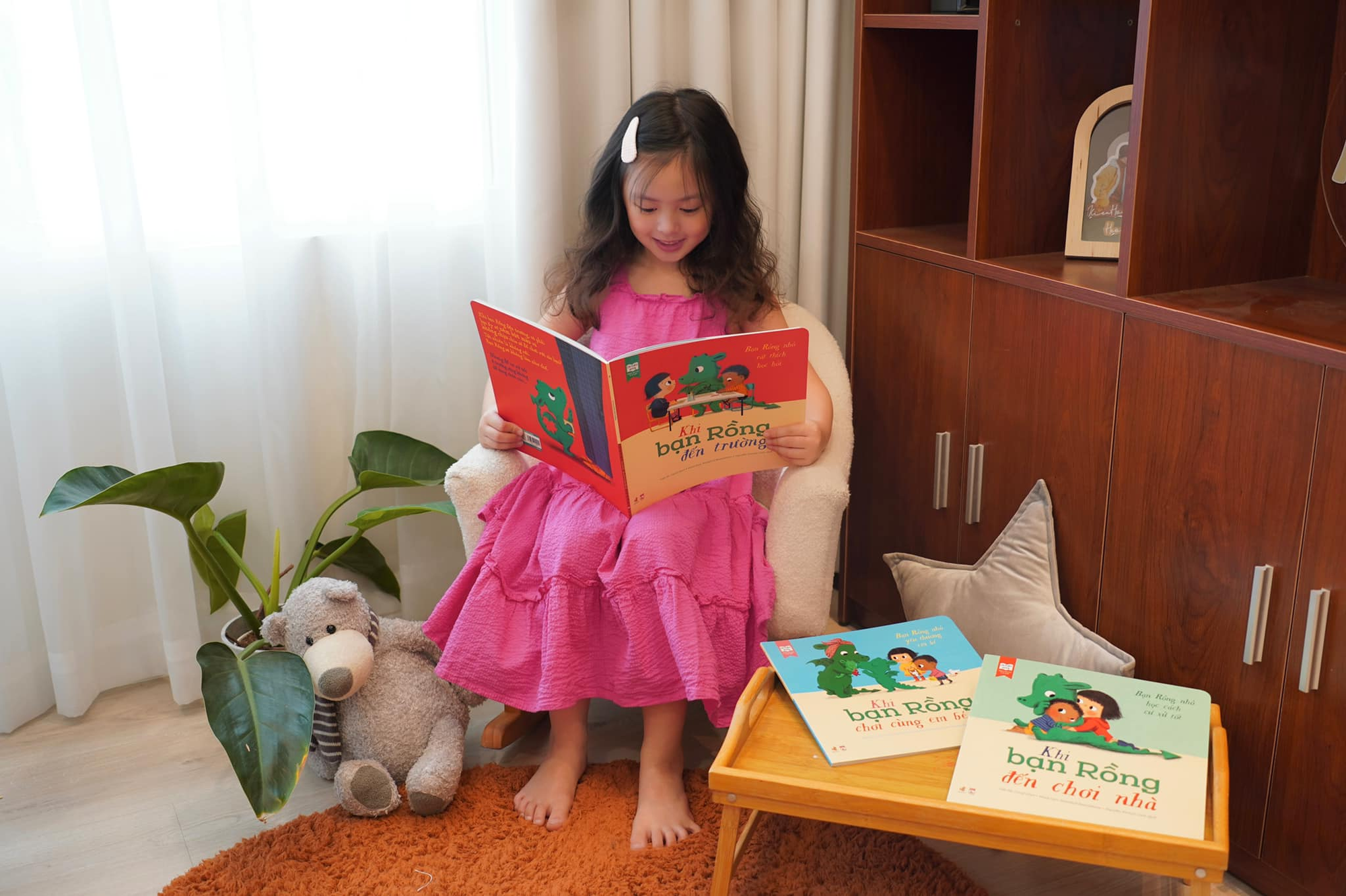 Bé Cam Cam nhà Kiên Hoàng - Heo Mi Nhon: Từ cô bé "bà cụ non" đến thiếu nữ 9 tuổi xinh như thiên thần, khiến MXH dậy sóng- Ảnh 20.