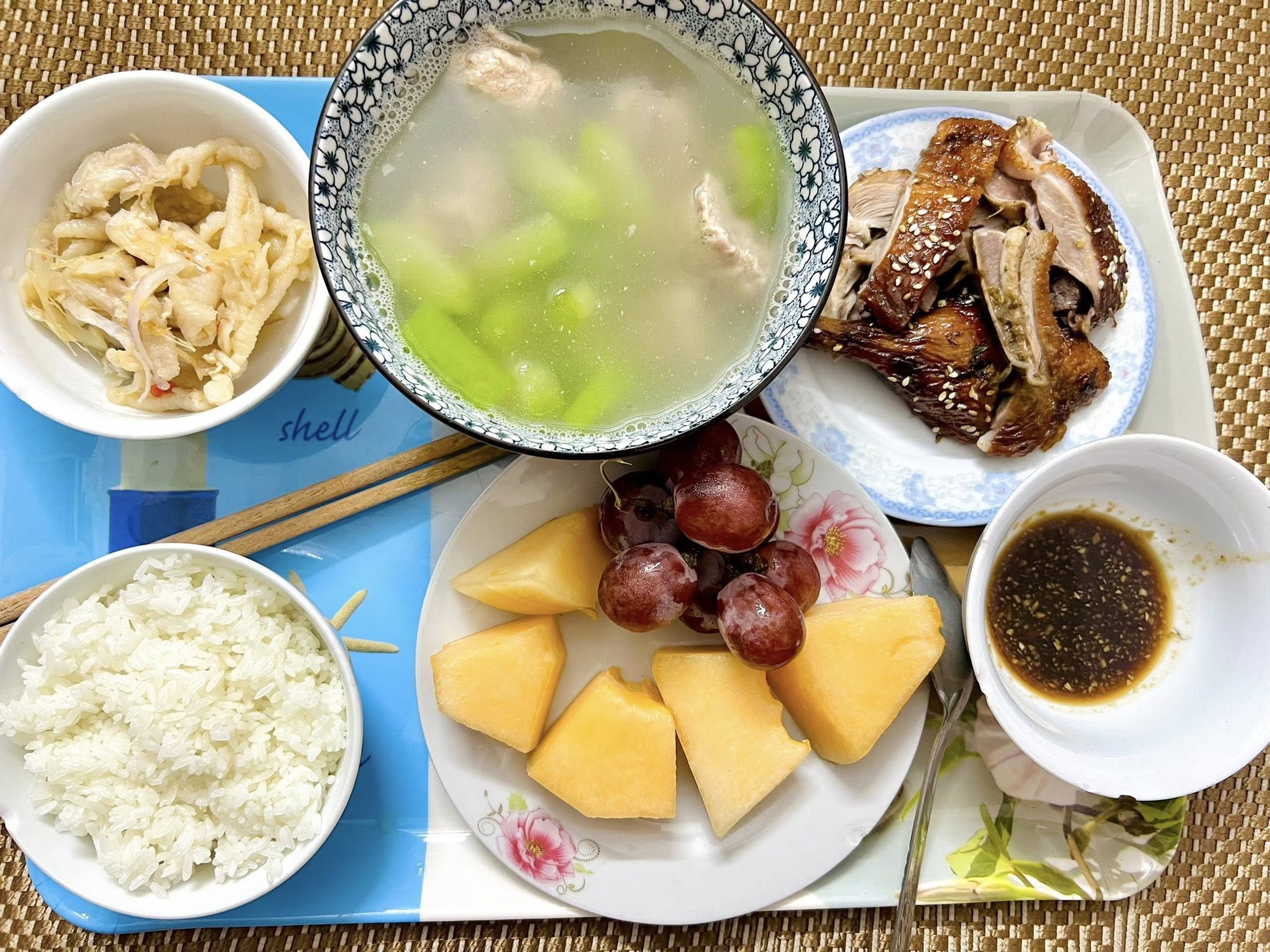 Cả nhà chồng thay phiên nhau nấu cơm cữ ngon cỡ nhà hàng cho bà đẻ: Mom này thắng đời 100-0 rồi!- Ảnh 15.