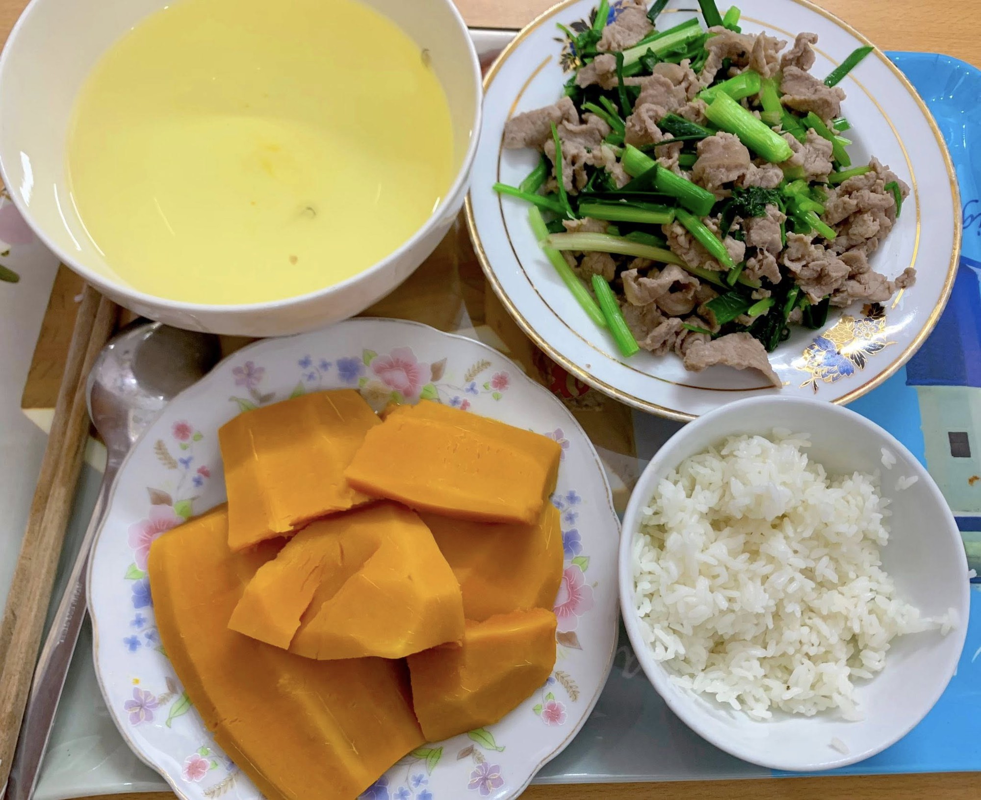 Cả nhà chồng thay phiên nhau nấu cơm cữ ngon cỡ nhà hàng cho bà đẻ: Mom này thắng đời 100-0 rồi!- Ảnh 13.