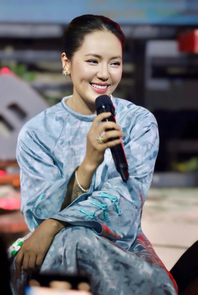 Kể chuyện người bí ẩn chuyển 10 nghìn đồng/ngày, ca sĩ Phương Linh bỗng bị soi lỗi chính tả: Phản hồi 1 câu ngỡ ngàng!- Ảnh 1.