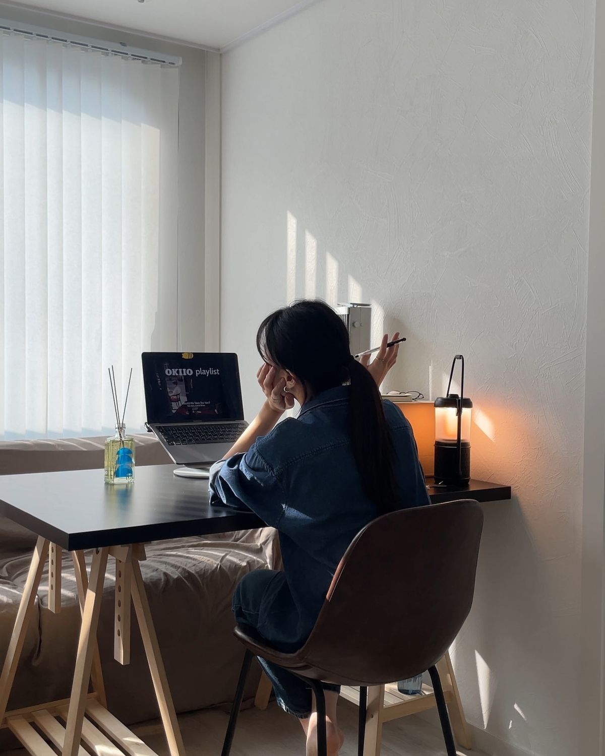 Hôm qua còn là Giám đốc, hôm nay đã thất nghiệp: Chức vụ càng cao, lúc ngã càng đau!- Ảnh 1.
